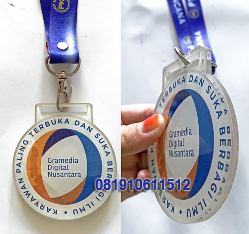 medali akrilik custom