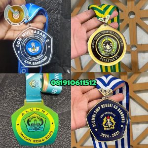 medali perpisahan